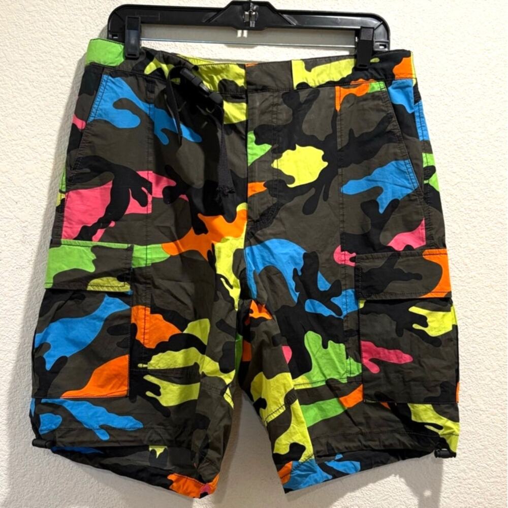 Valentino Men's Multicolor Camouflage Shorts Size 50 / US 40